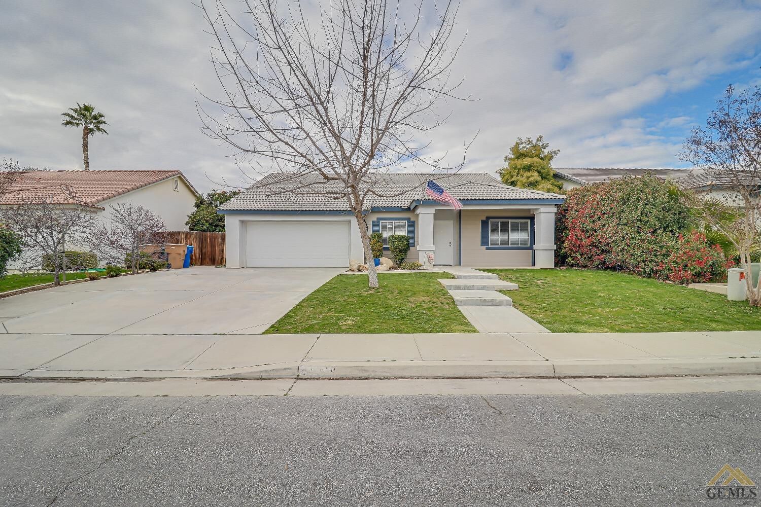 Property Photo:  10404 Polo Saddle Drive  CA 93312 