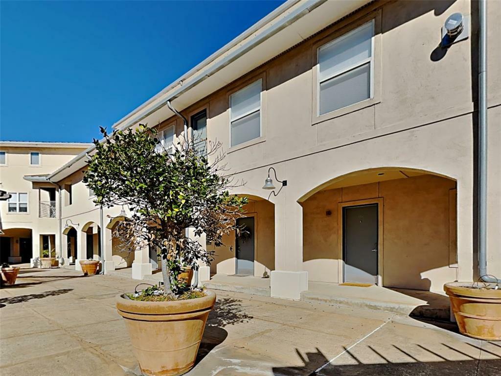 Property Photo: 3922 Gilbert Avenue 115 TX 75219