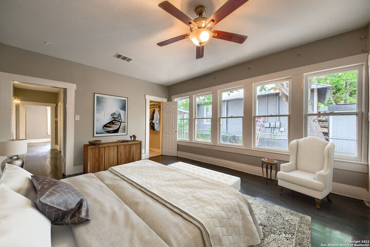 Property Photo:  930 Bailey  TX 78210 