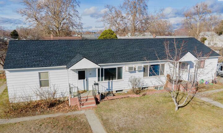 402-404 Comstock  Richland WA 99352 photo