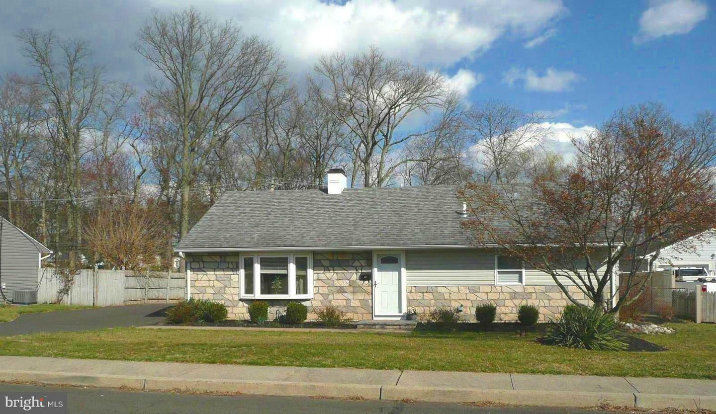 Property Photo:  236 Glouster Road  PA 19030 