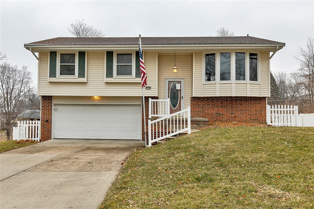 Property Photo: 4505 68th Street IA 50322