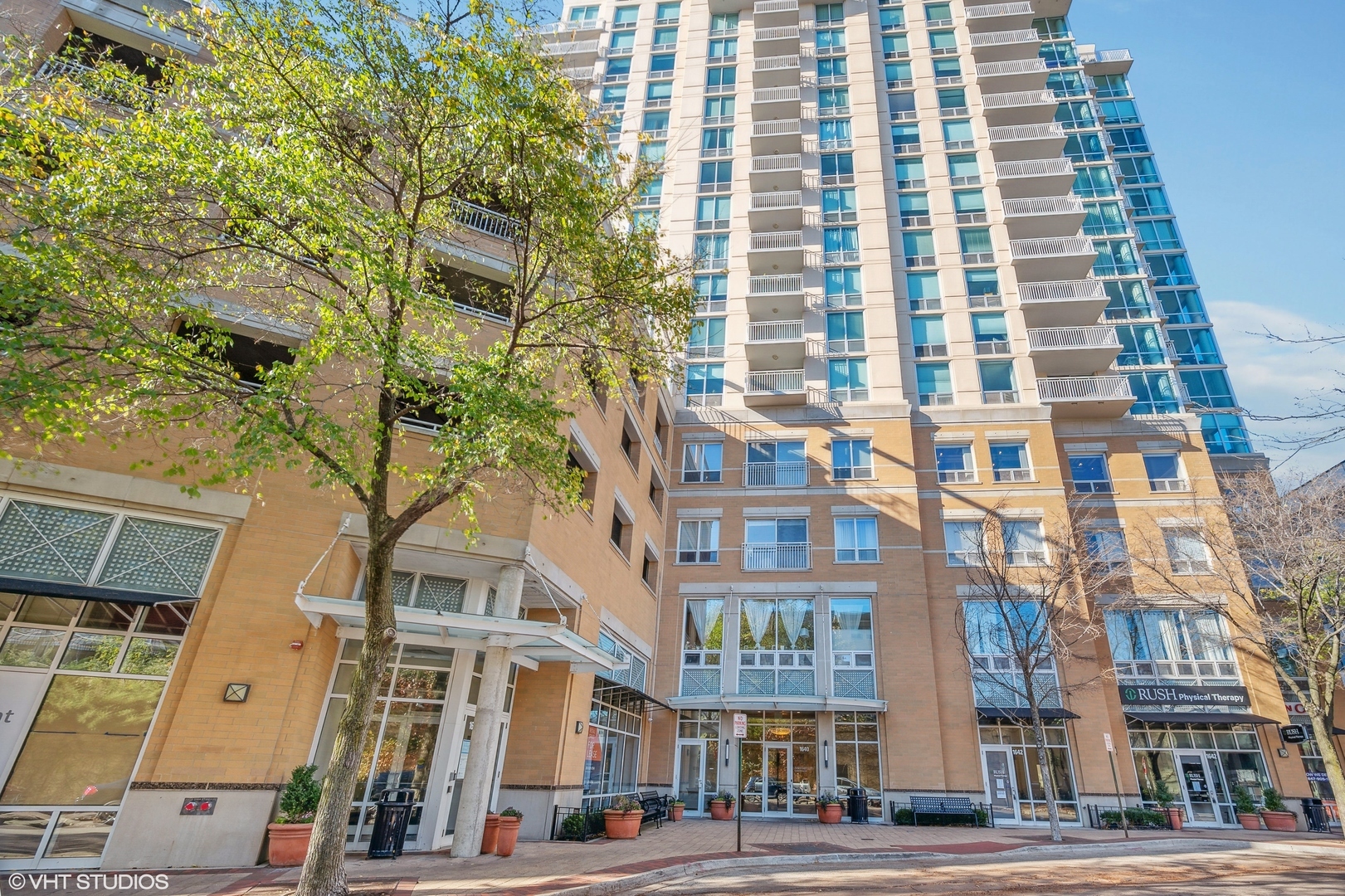 1640 Maple Avenue 401  Evanston IL 60201 photo