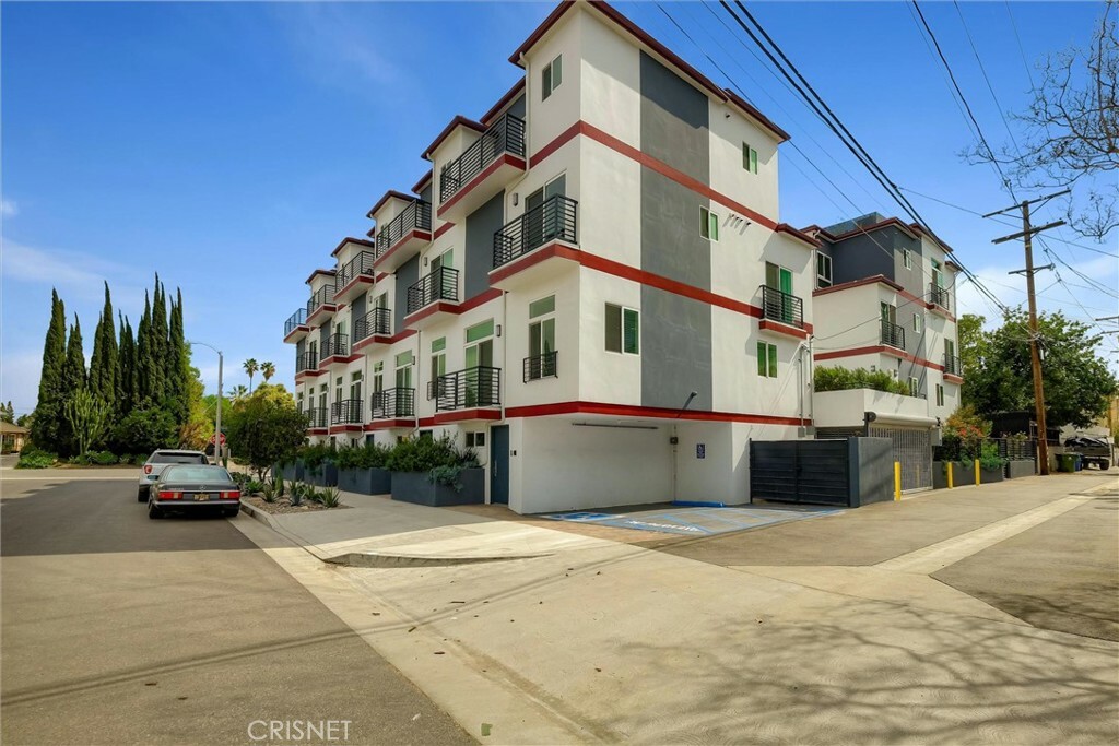 Property Photo:  4461 Tujunga Avenue 109  CA 91602 