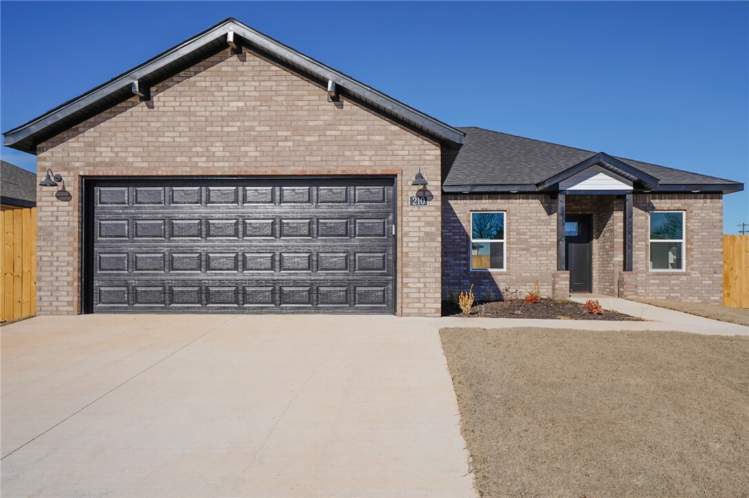 Property Photo: 210 Williams Court AR 72713