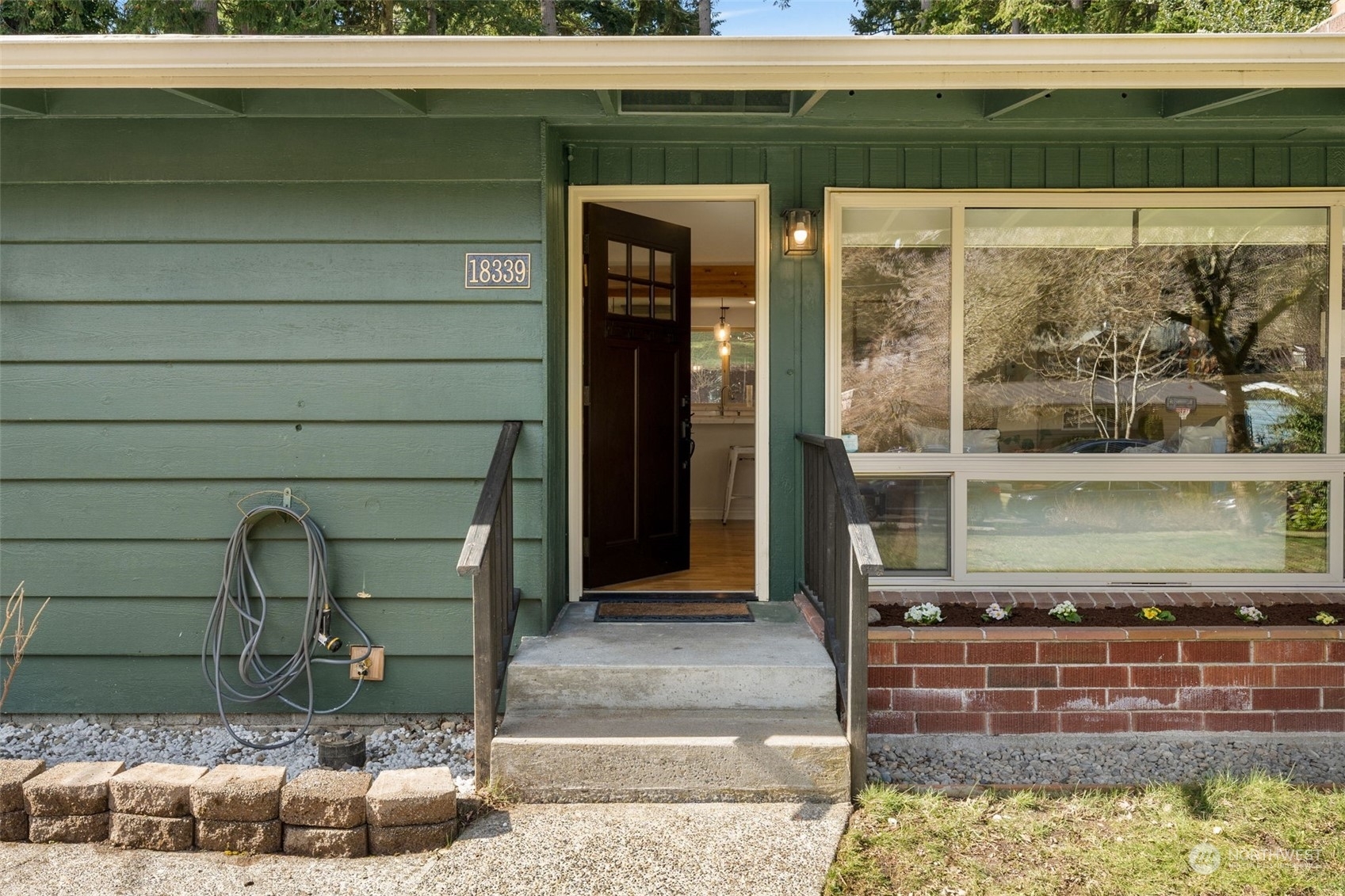 Property Photo:  18339 Dayton Place N  WA 98133 