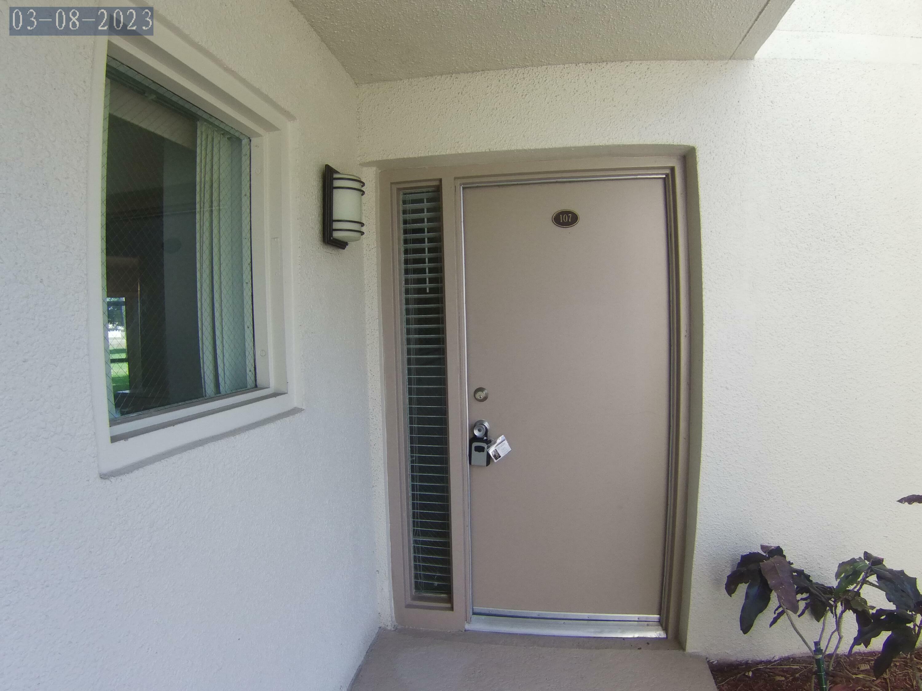 Property Photo:  5900 Camino Del Sol 107  FL 33433 