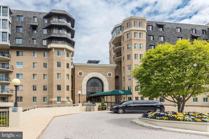 1250 Washington Street S 502  Alexandria VA 22314 photo