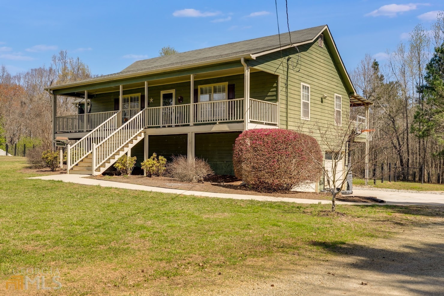 Property Photo: 1052 Oak Grove Road GA 30179
