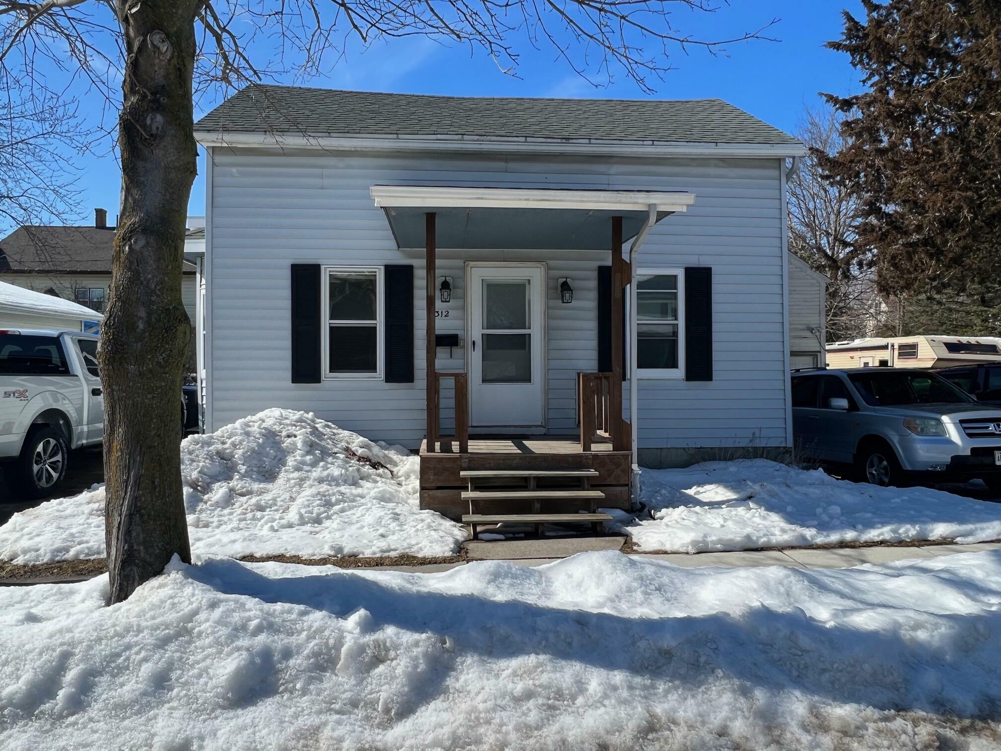 Property Photo: 312 Smith St WI 53073
