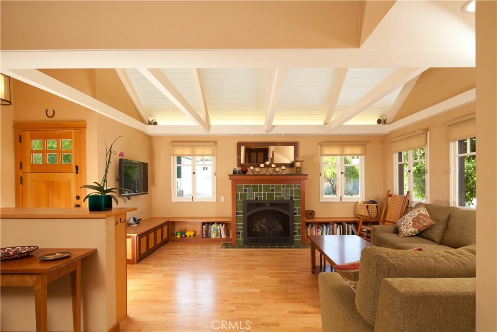 Property Photo:  1121 Islay Street  CA 93401 