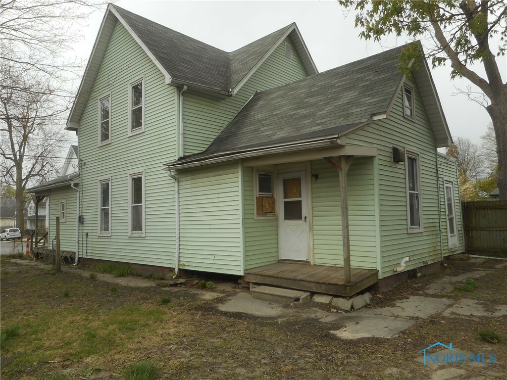 Property Photo: 719 Nevada Street OH 43605