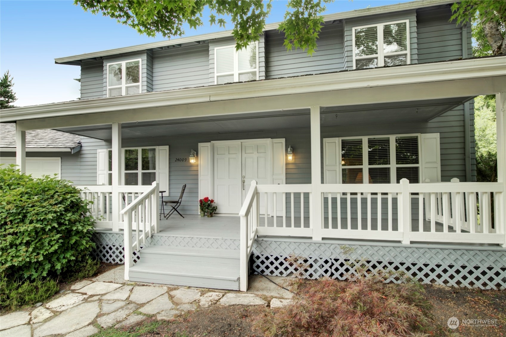 Property Photo: 24009 137th Avenue SE WA 98042