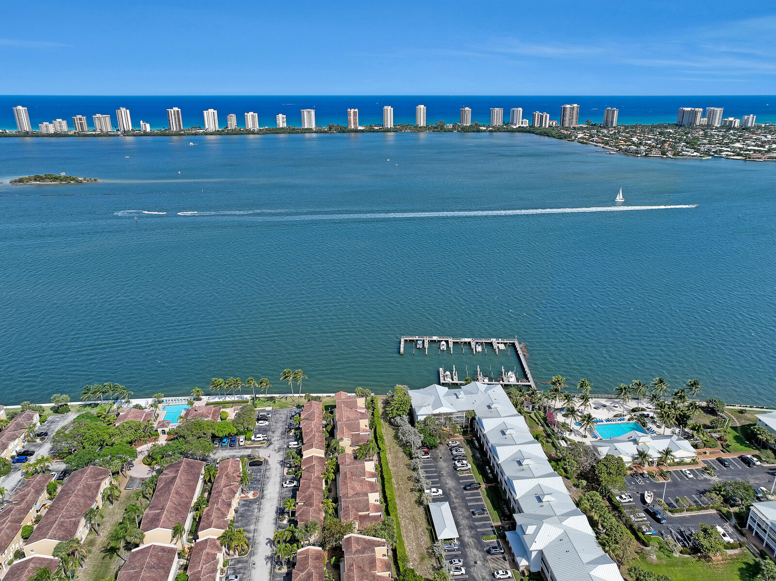 Property Photo:  1050 Lake Shore Drive 105  FL 33403 