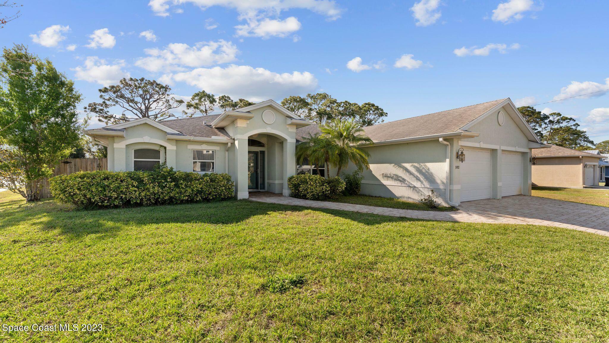 Property Photo:  102 Donna Road NE  FL 32907 