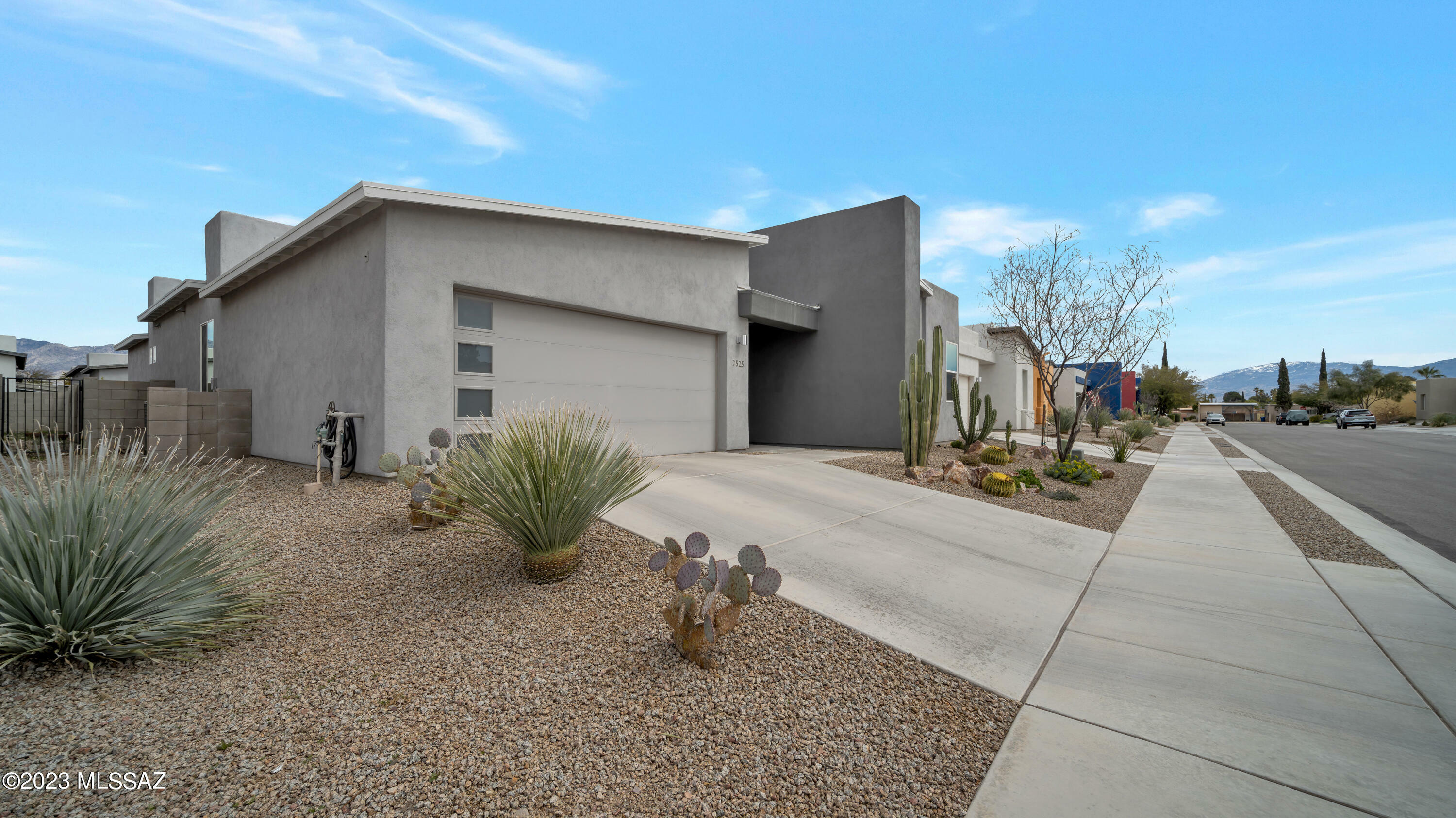 Property Photo:  7525 E Bookmark Place  AZ 85715 