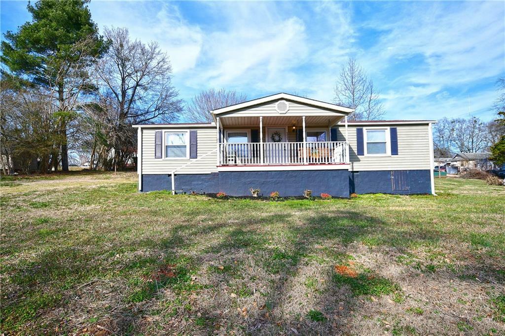 Property Photo:  111 Corner Wood Street  SC 29640 