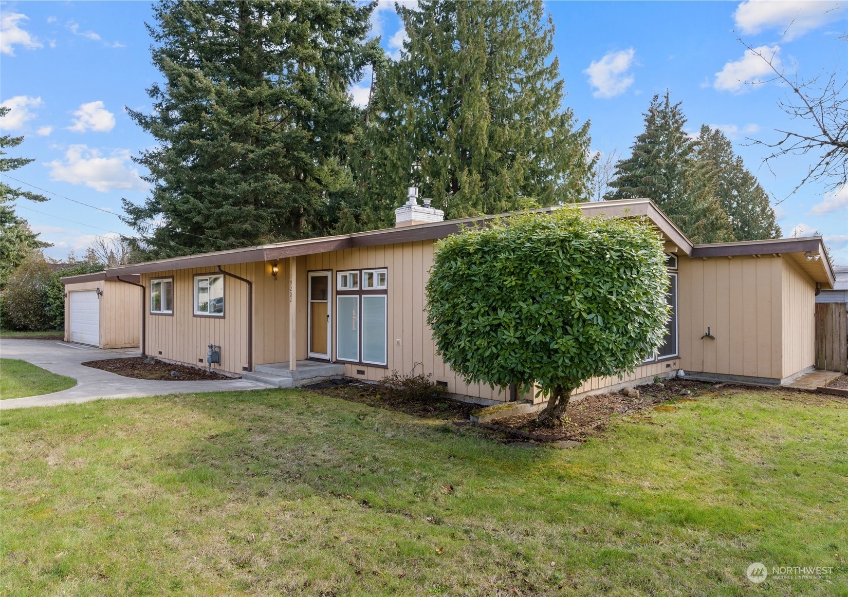 Property Photo: 19202 33rd Avenue S WA 98188