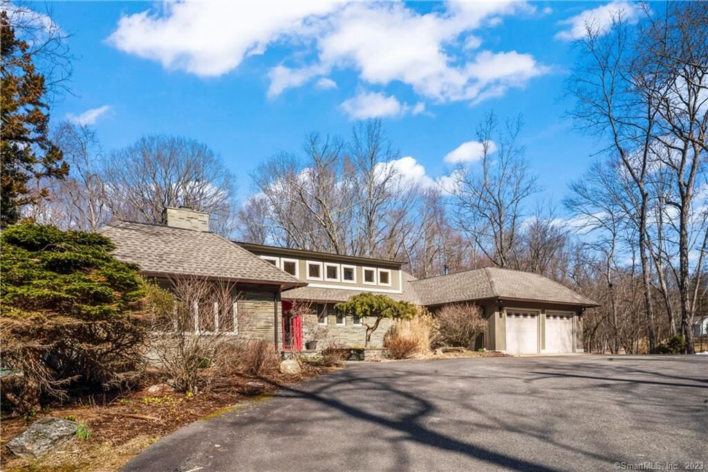 Property Photo: 9 Woodland Way CT 06883