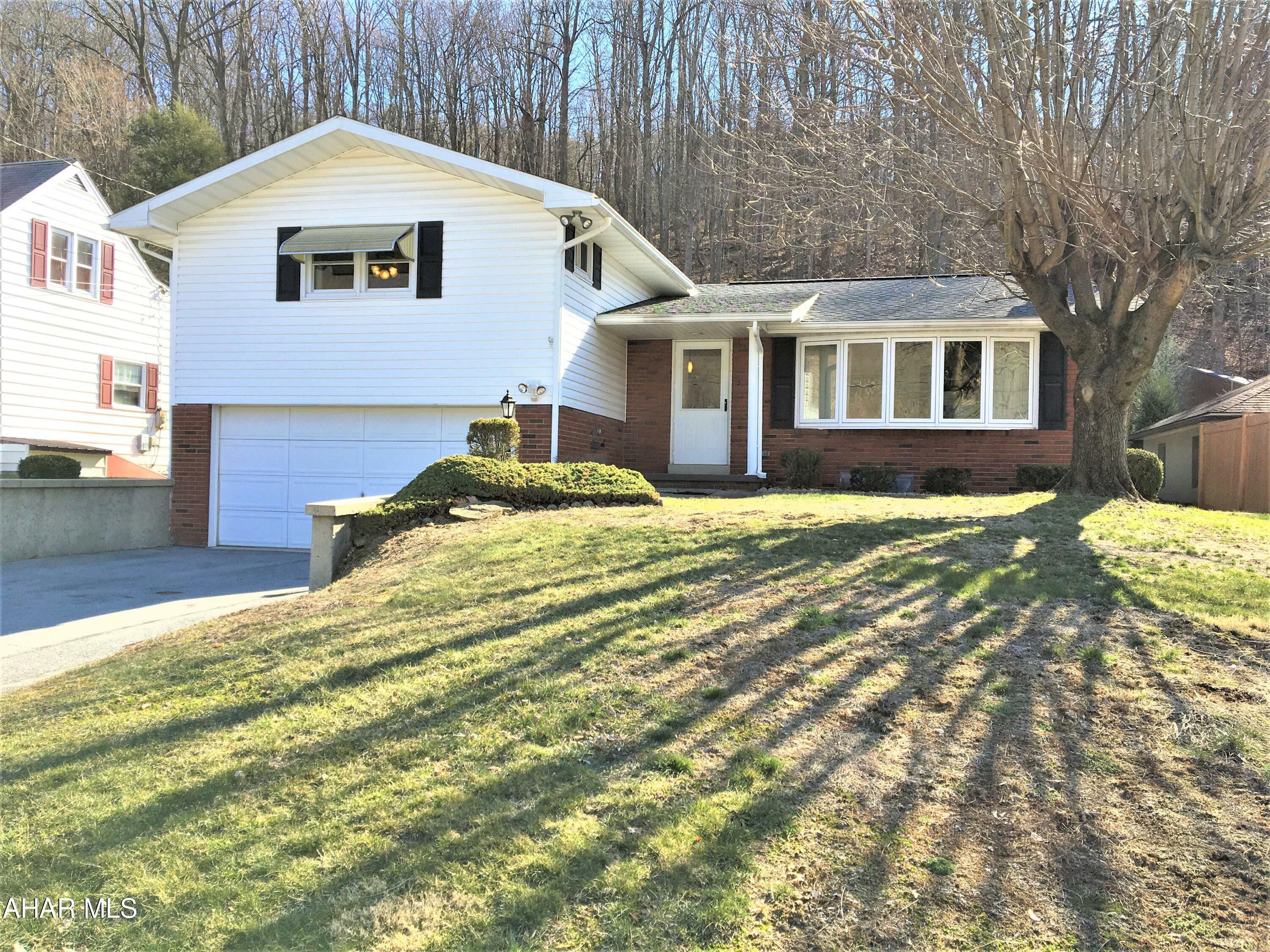 Property Photo:  487 Summit Street Street  PA 15537 