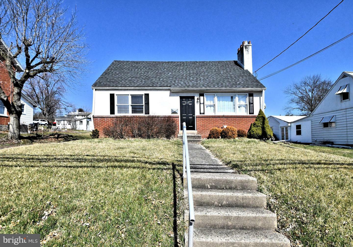 Property Photo: 629 W Callowhill Street PA 18944