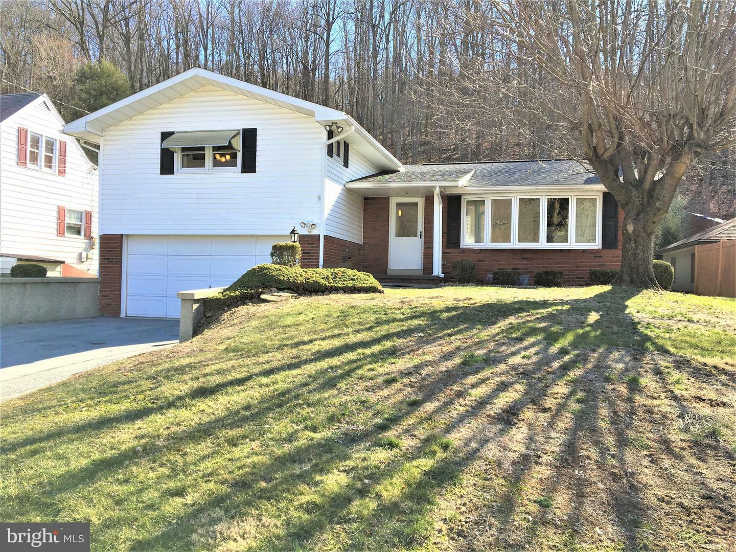 Property Photo: 487 Summit Street PA 15537