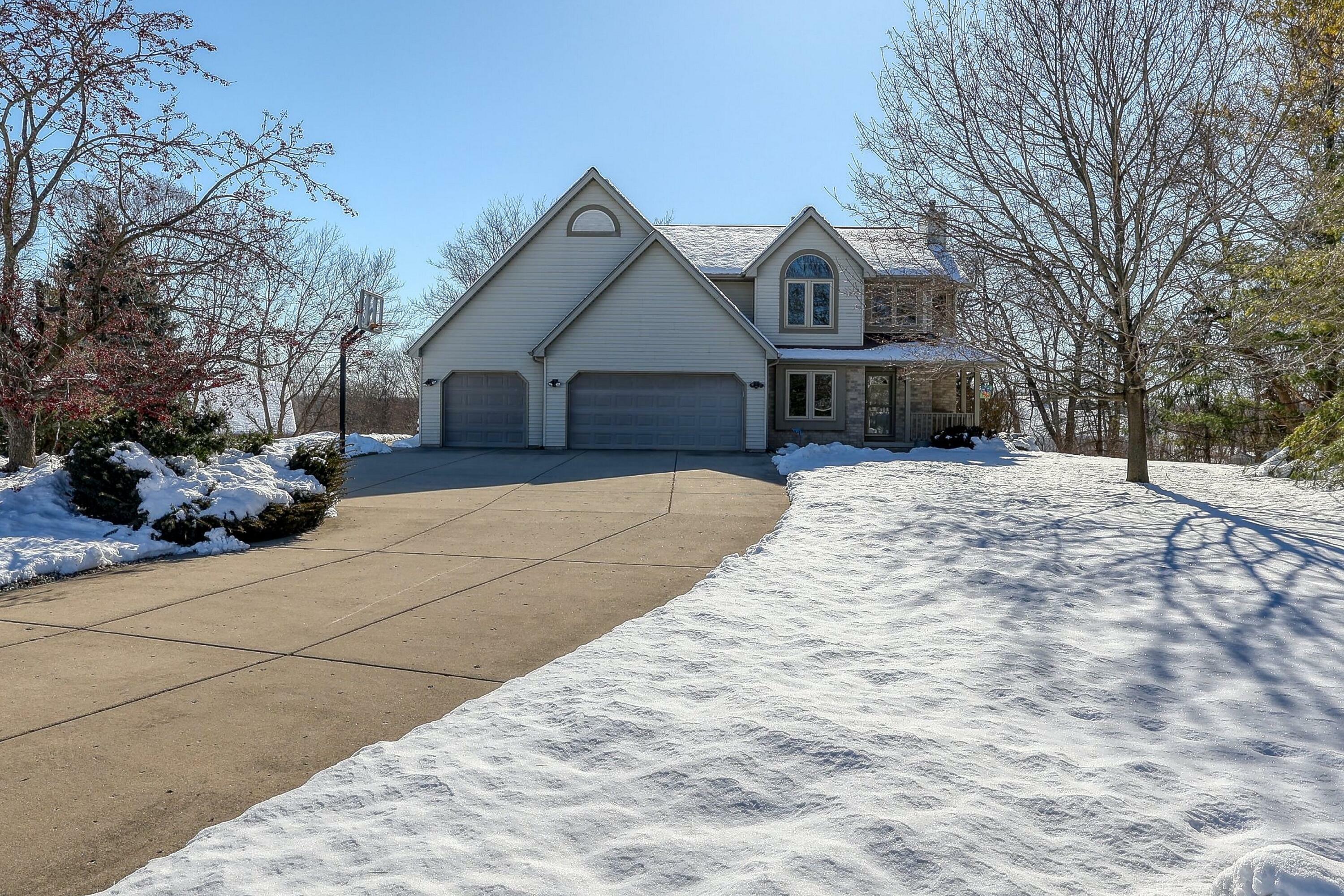 Property Photo: 800 James Dr WI 53181