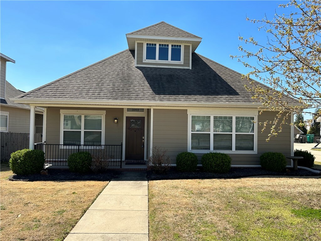 Property Photo: 5912 W Willow Street AR 72758