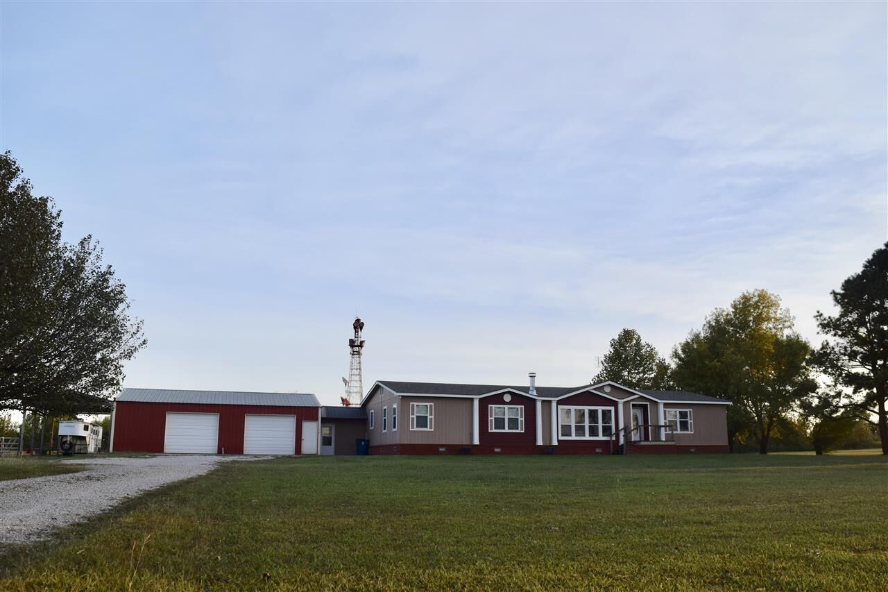 Property Photo: 9609 E Yost Road OK 74032