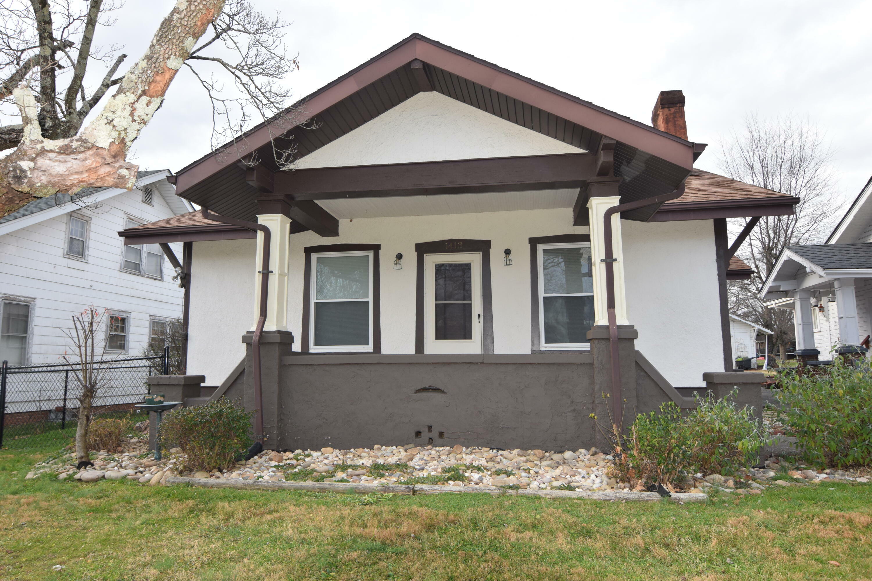 Property Photo: 1413 East Unaka Avenue TN 37601