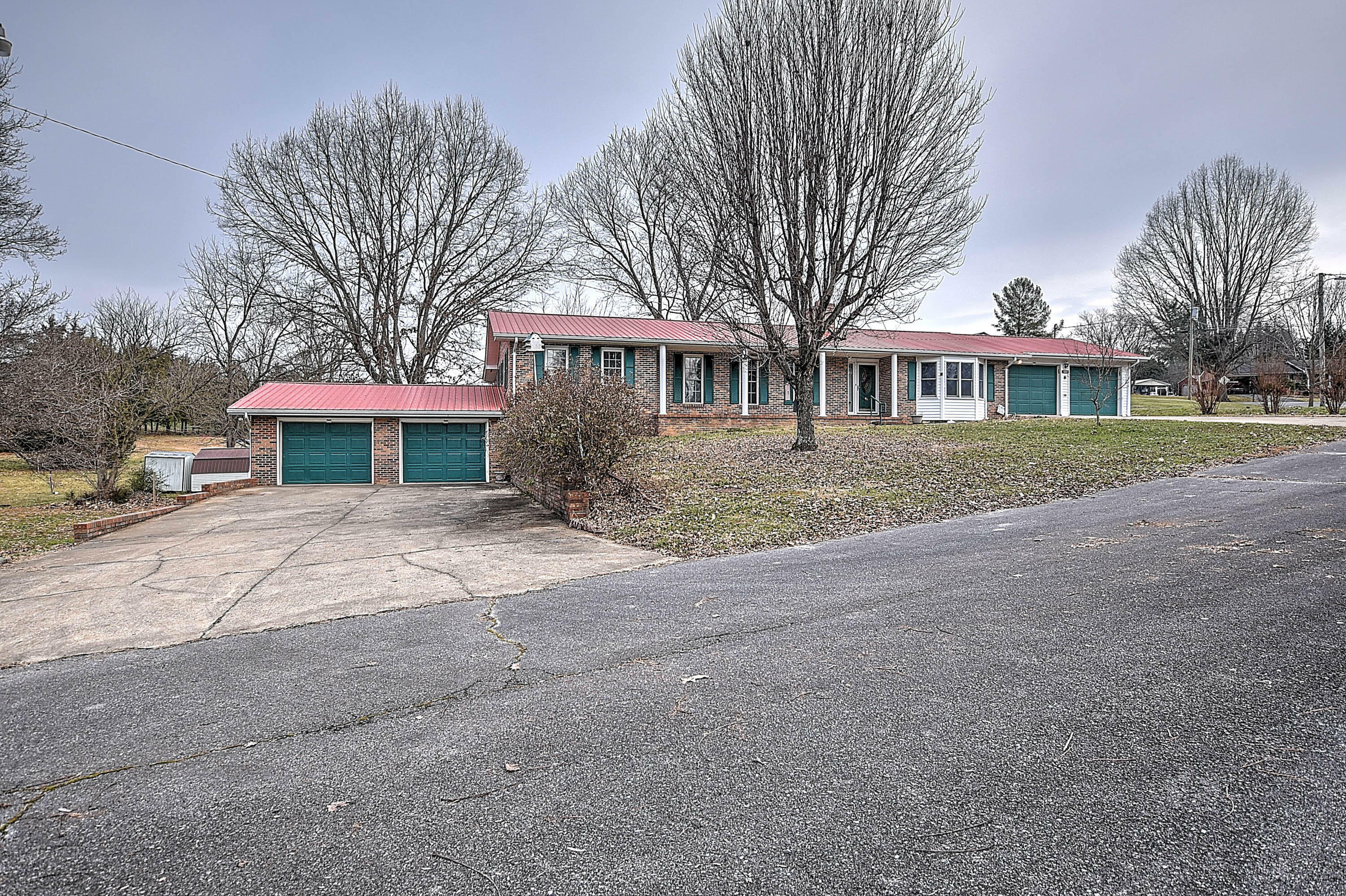 Property Photo:  1204 Woodhaven Lane  TN 37745 