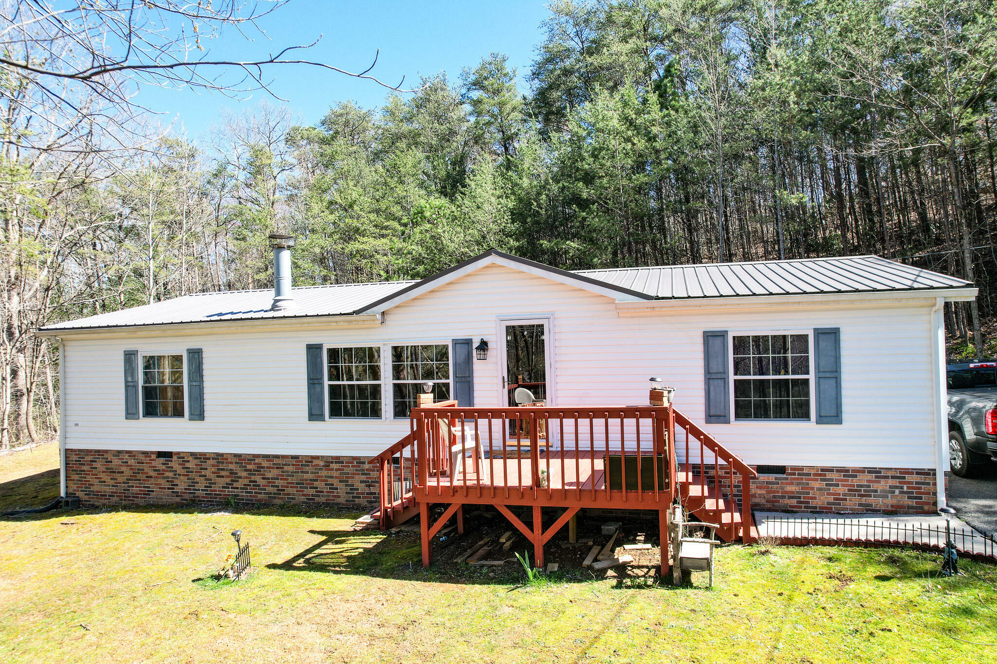 102 Valentine Road  Chuckey TN 37641 photo