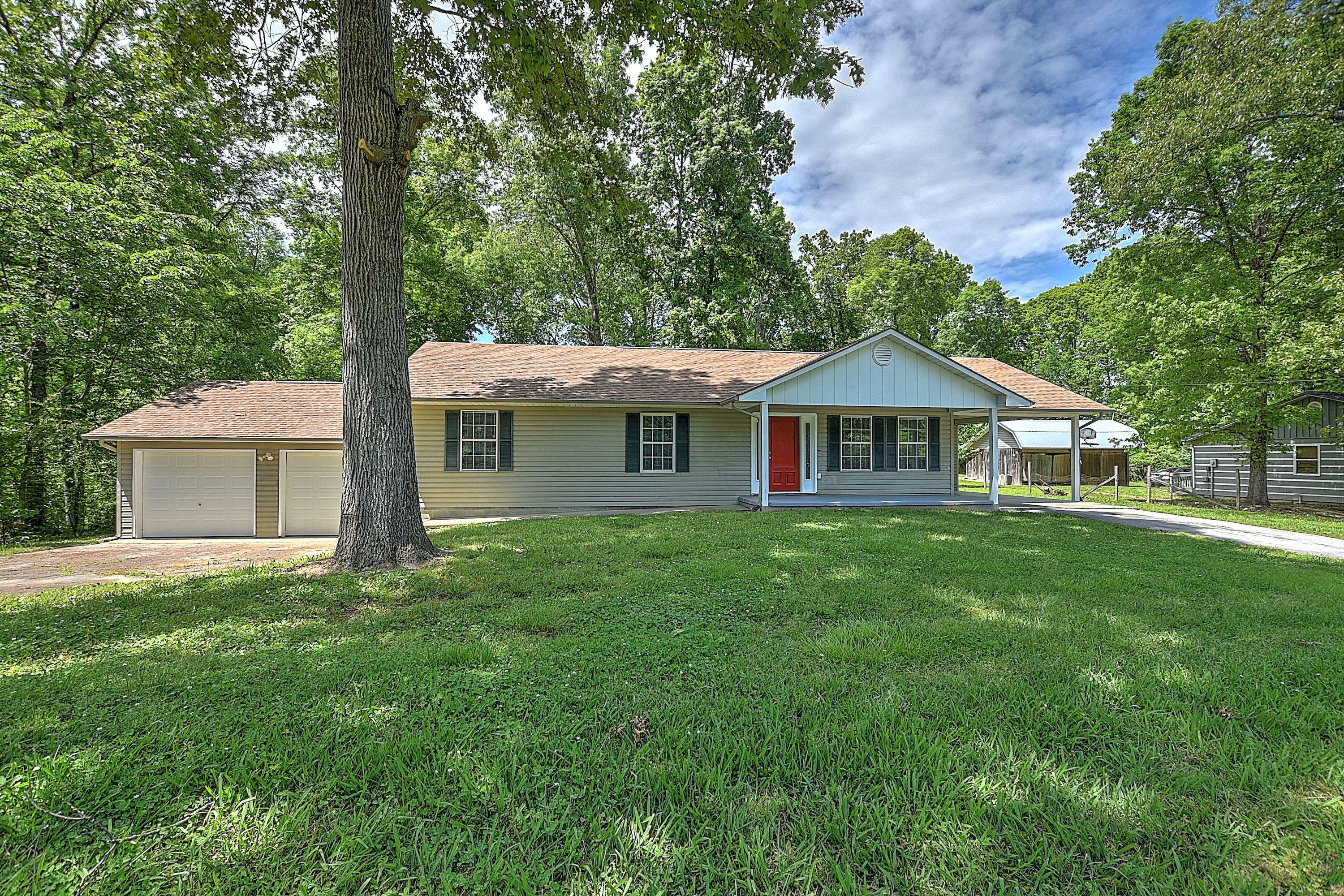 Property Photo:  300 Humbert Lane  TN 37818 