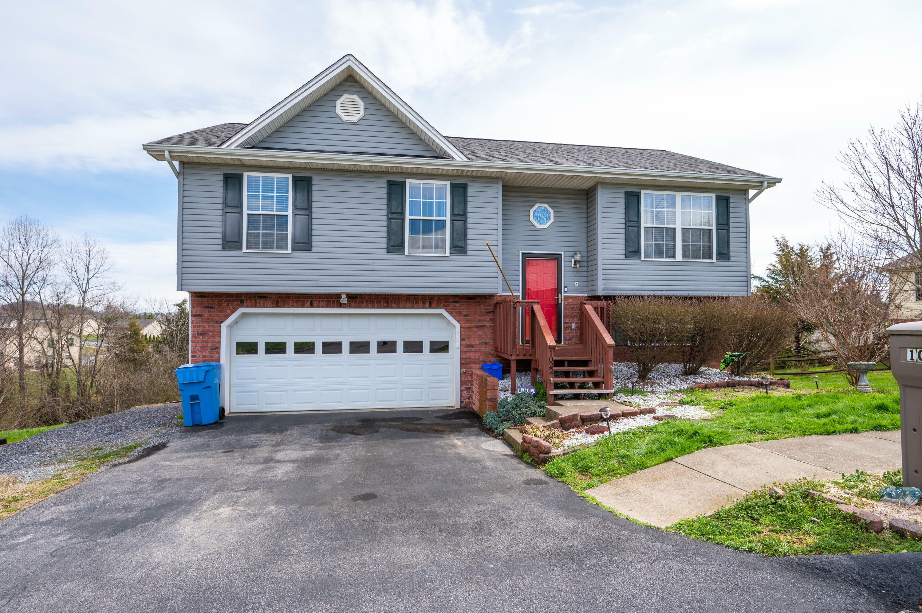 Property Photo:  1022 Meadow Creek Lane  TN 37659 