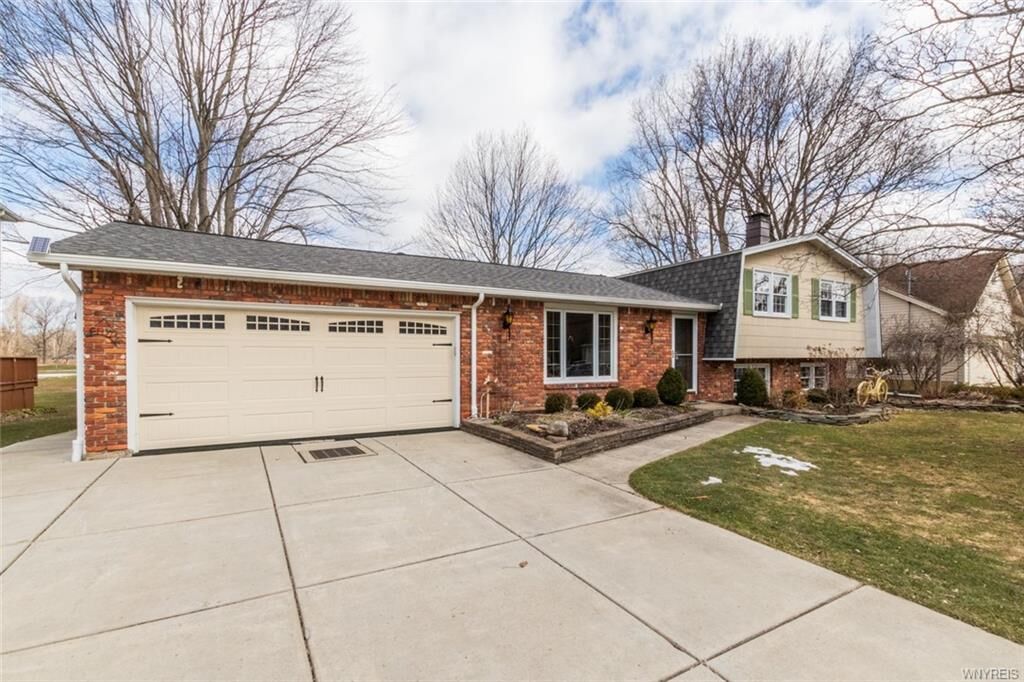 Property Photo:  1066 E Robinson Street  NY 14120 