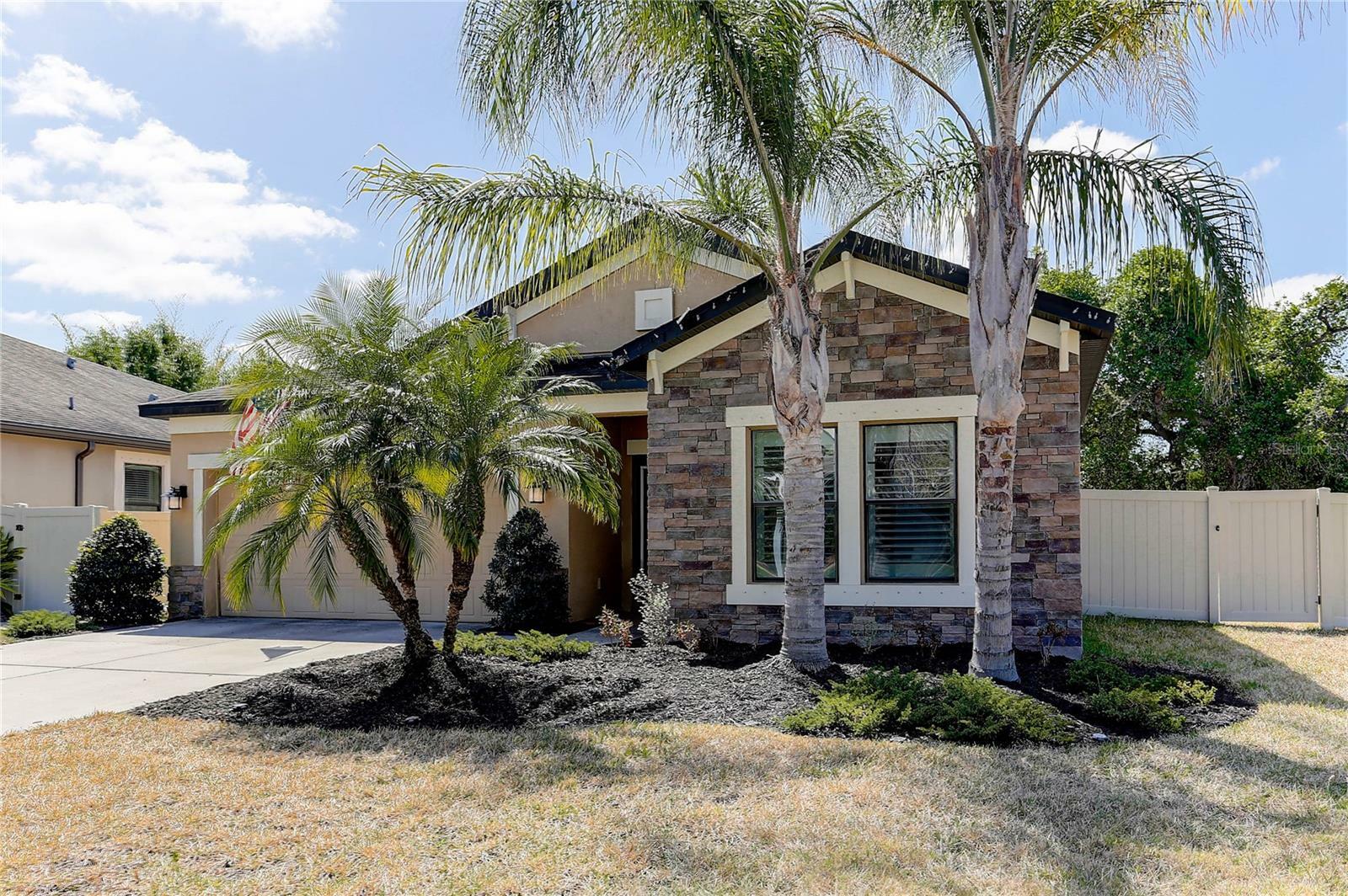 Property Photo:  11747 Albatross Lane  FL 33569 