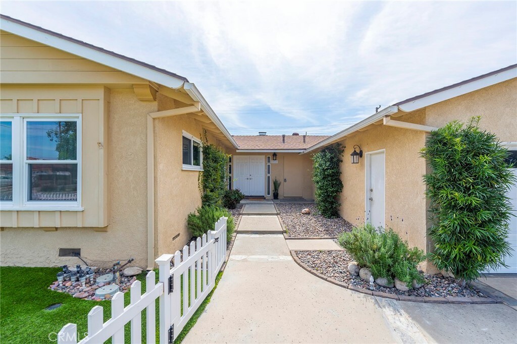 Property Photo:  2528 E Belmont Court  CA 92806 