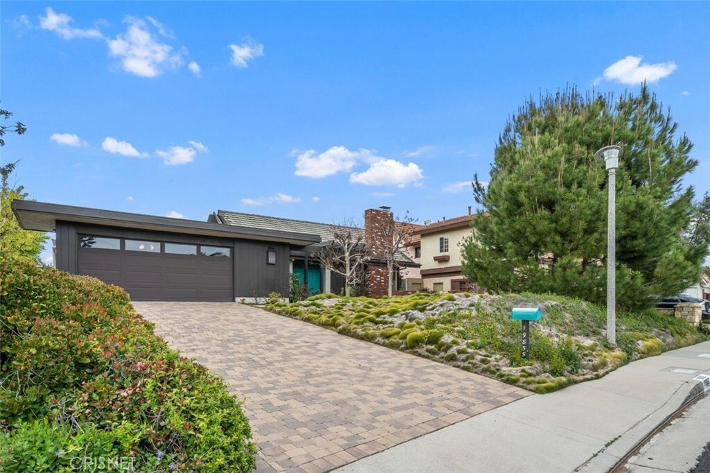 Property Photo:  19855 Greenbriar Drive  CA 91356 