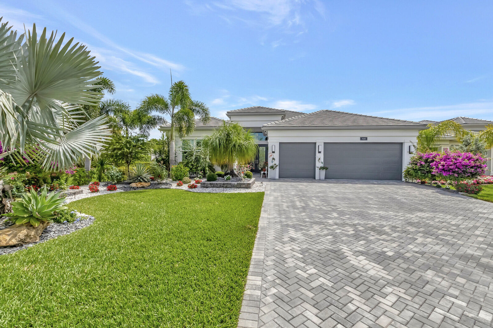 Property Photo:  9285 Seahorse Bay Drive  FL 33473 