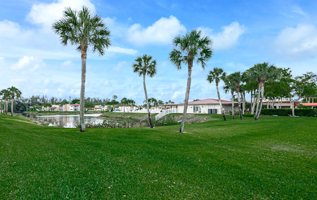 Property Photo: 124 Lake Dora Drive 124 FL 33411