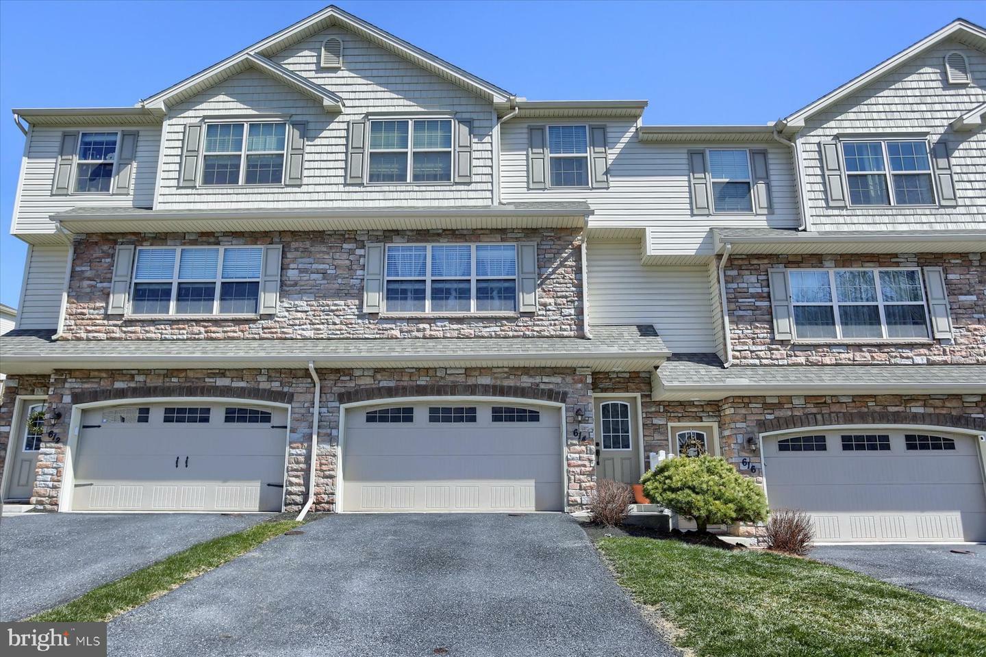 Property Photo:  614 Keswick Court  PA 17055 