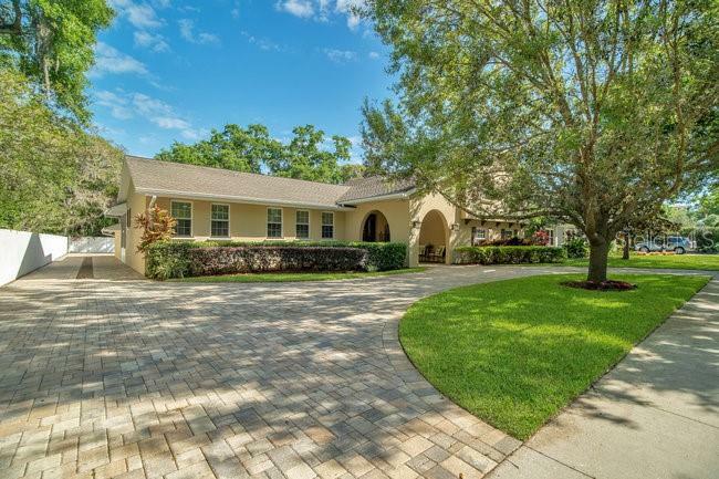 Property Photo:  1761 Greenwich Avenue  FL 32789 