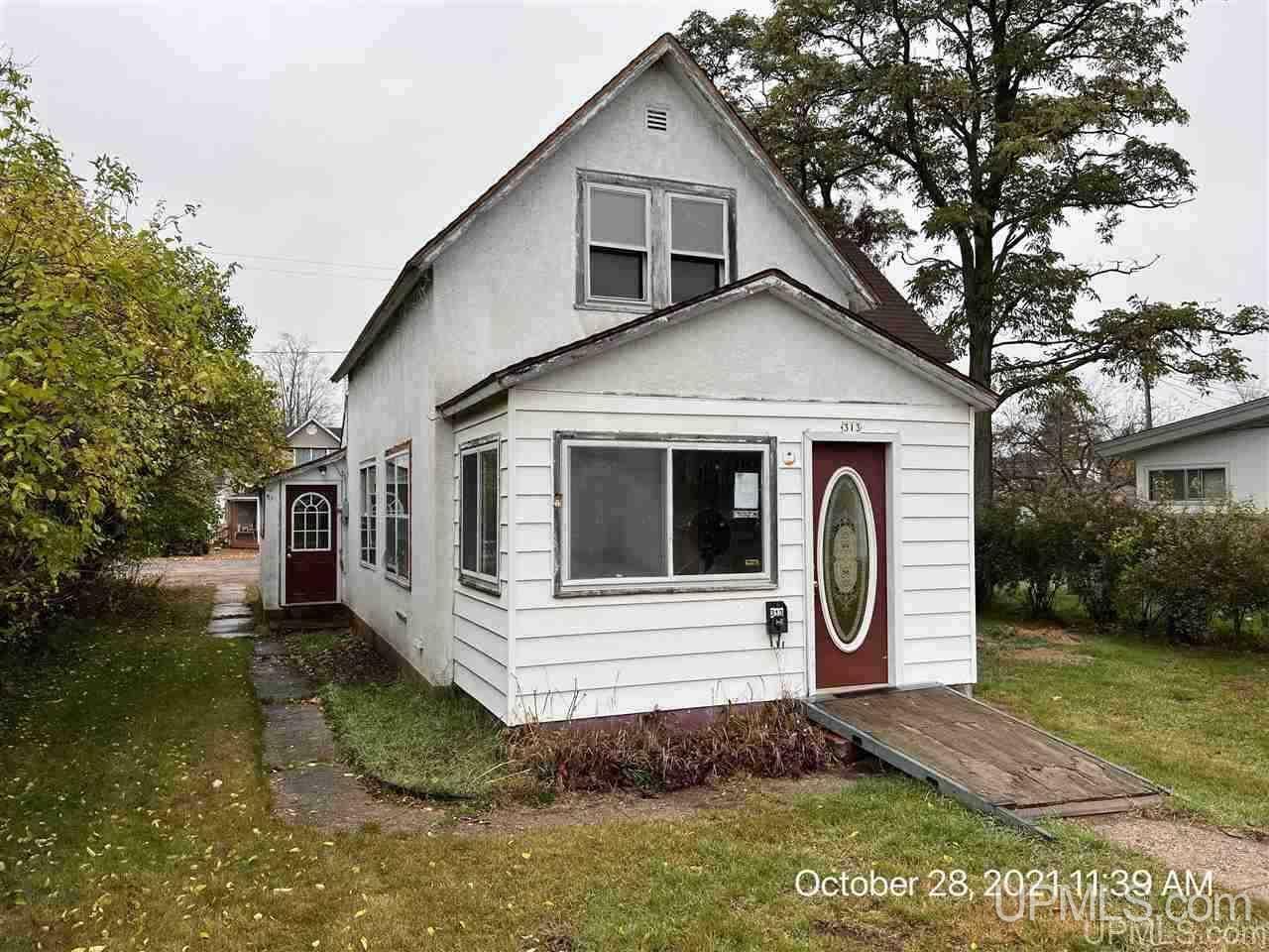 Property Photo:  313 Mine St  MI 49870 