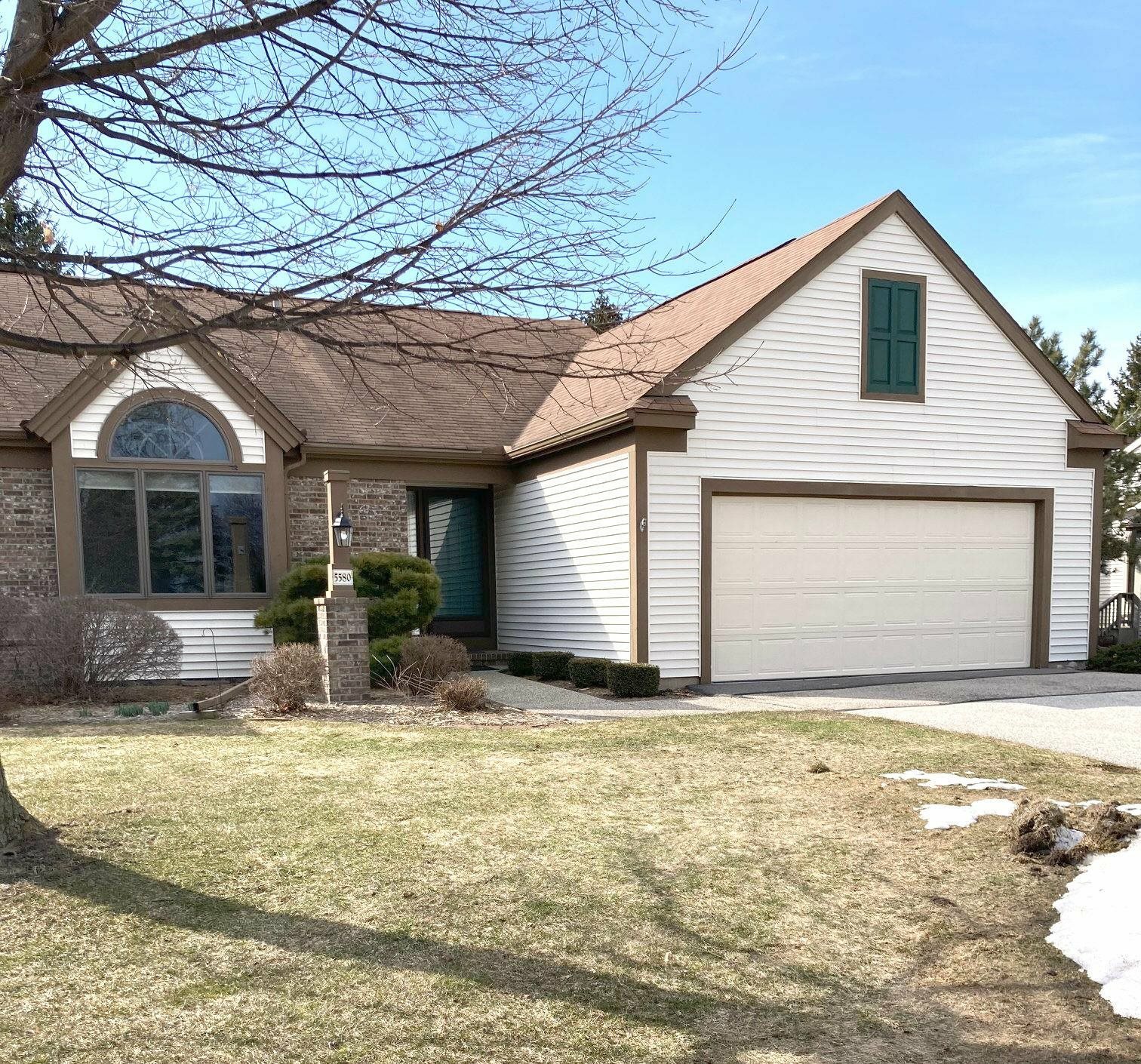 5580 W Spring Knoll Drive  Bay City MI 48706 photo