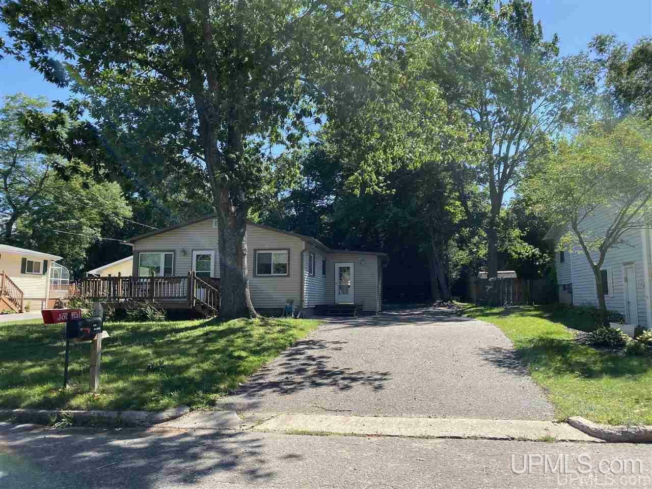 Property Photo:  1605 Kildahl Ave  MI 49855 