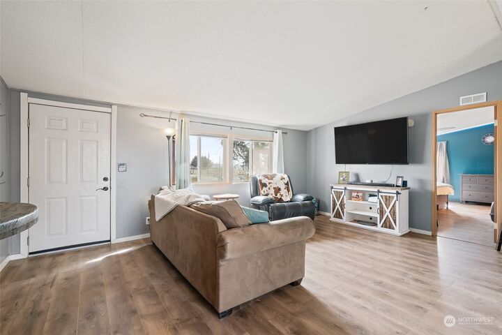 Property Photo:  850 Cabin Lane  WA 98942 