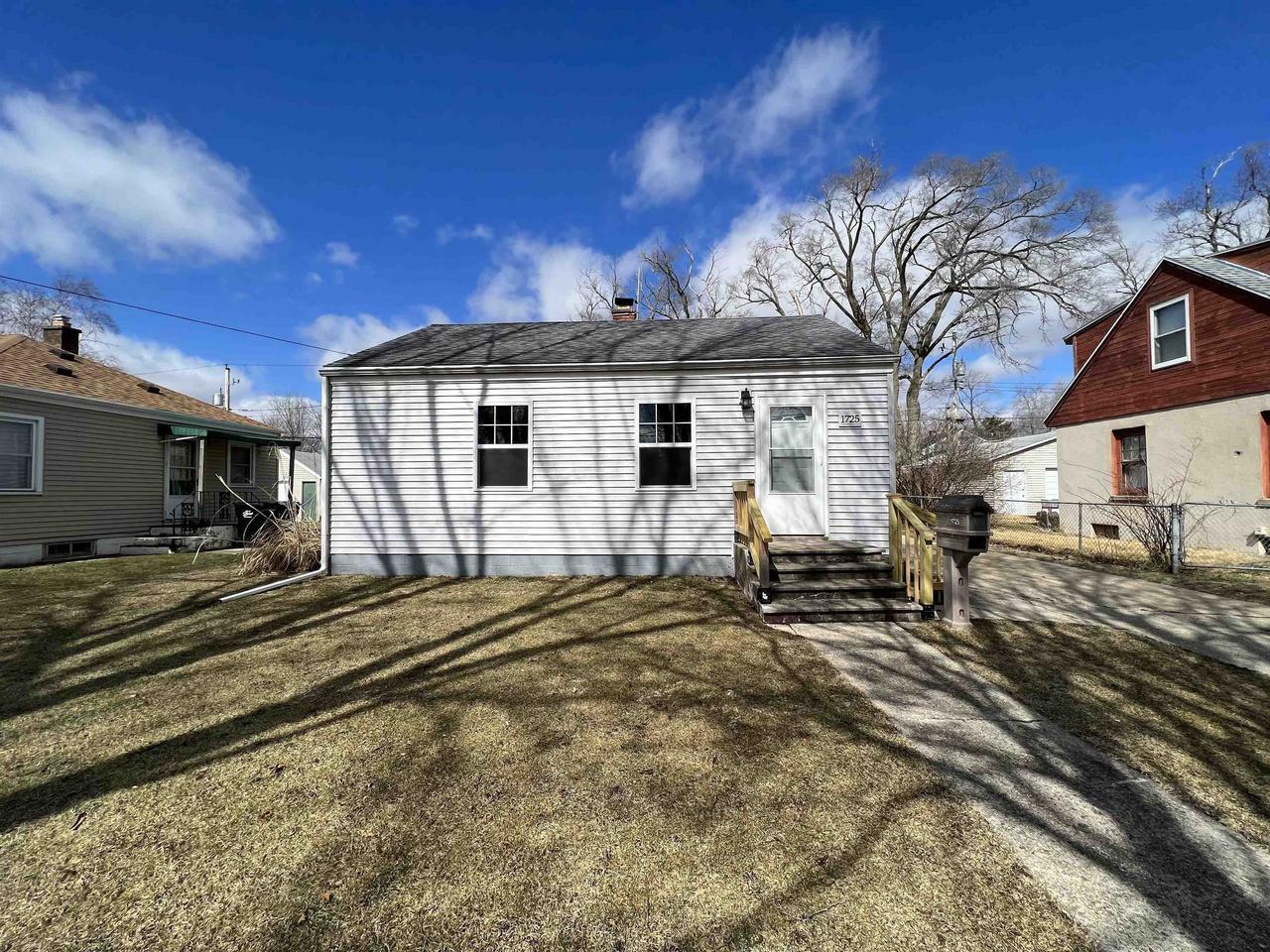 Property Photo:  1725 Summit Ave  WI 53511 