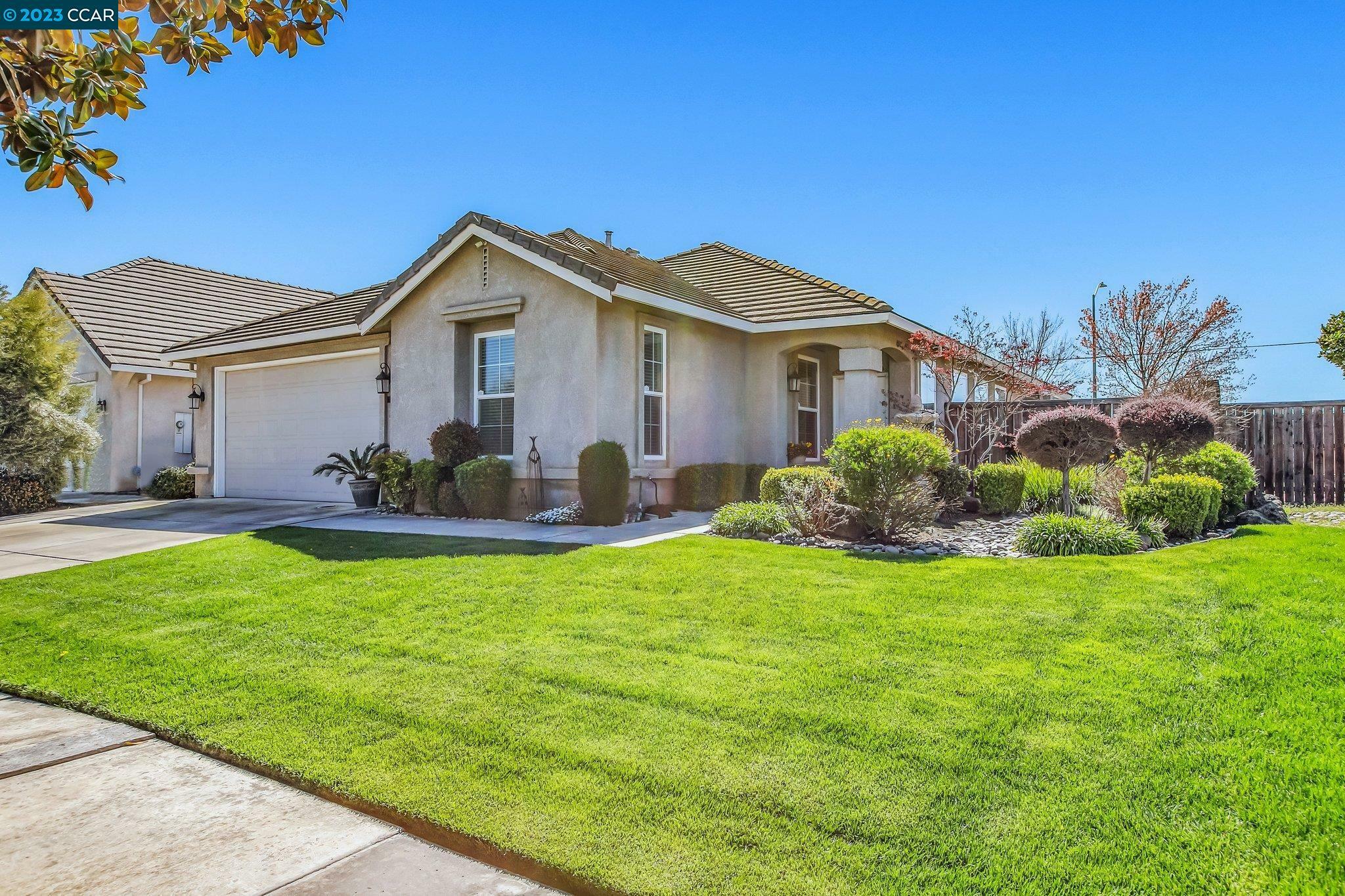 Property Photo: 1936 Victoria Dr CA 95242