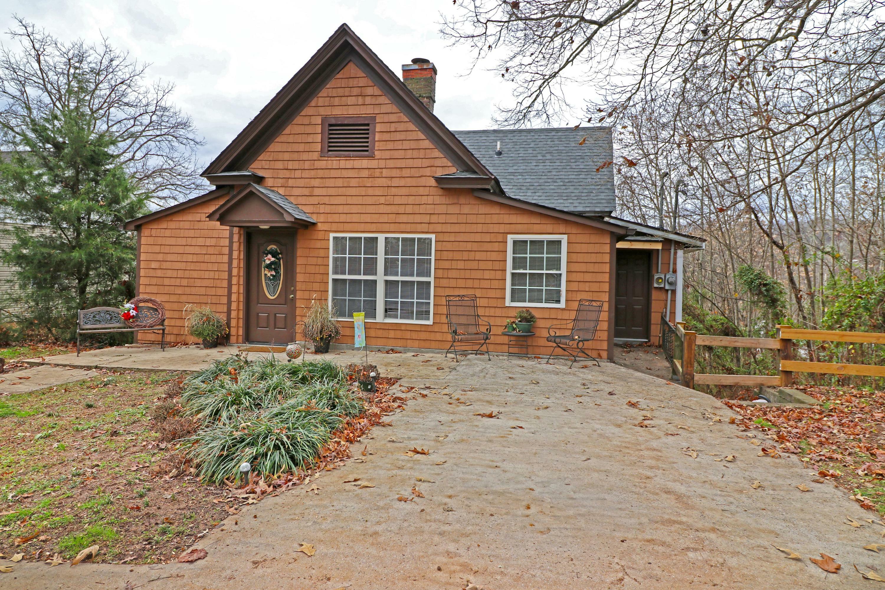 Property Photo:  618 Sewanee St  TN 37748 