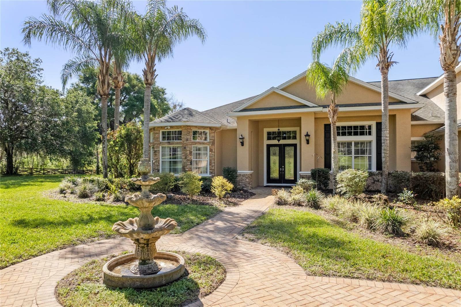 Property Photo:  6826 Silver Charm Court  FL 34748 